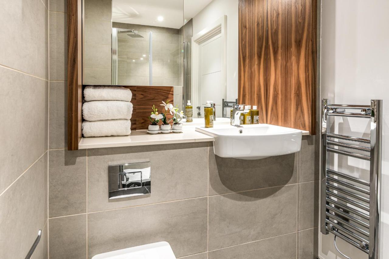Urban Rest Canary Wharf Apartments لندن المظهر الخارجي الصورة